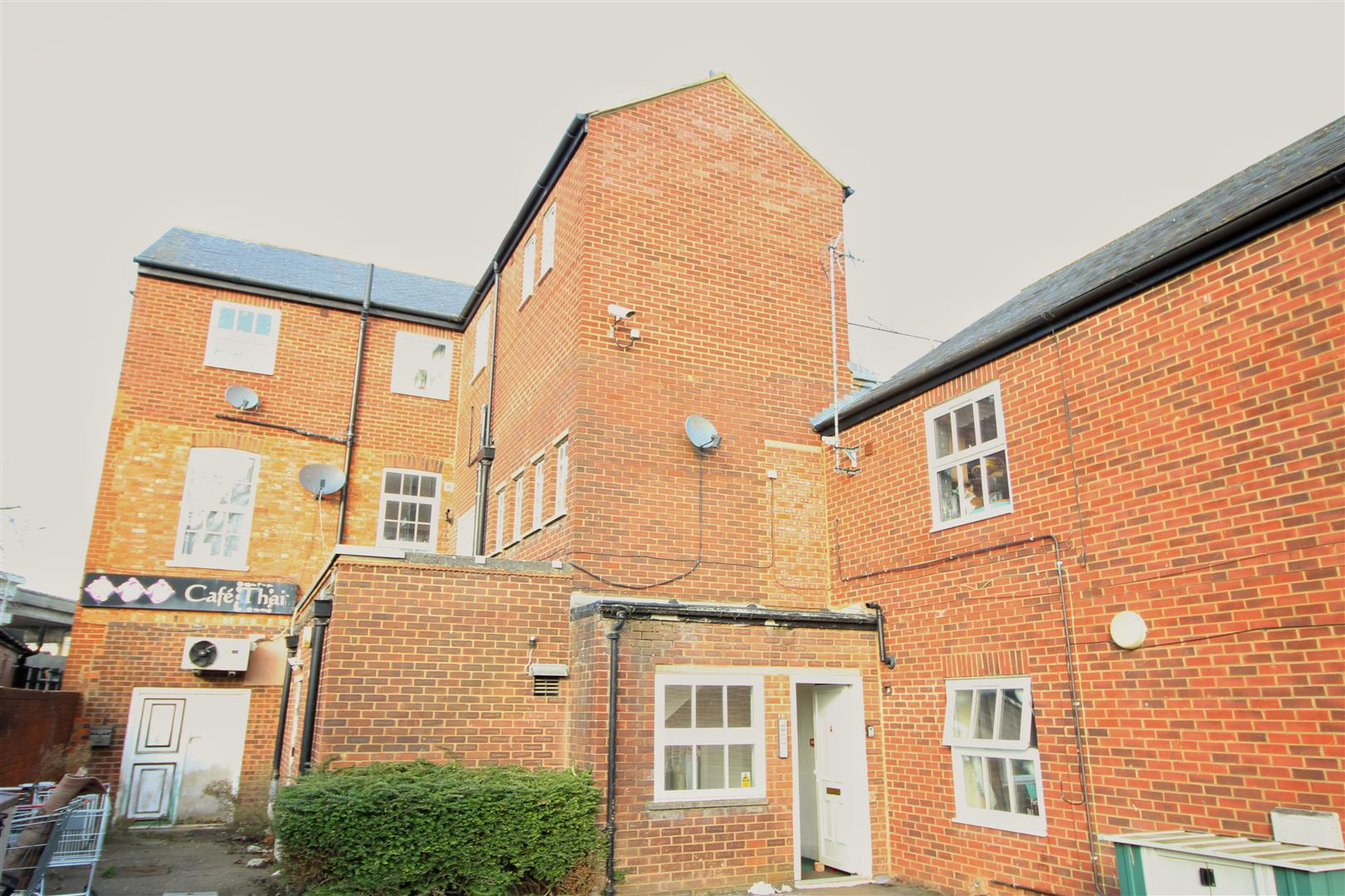 The Property: <br/><br/>***Redecorated and with new carpets throughout*** One bedroom, first floor apartment with open plan living area. Available Now!<br/><br/>The Area:<br/><br/>Bletchley is an independent town lying to the South of Milton Keynes. Bletc